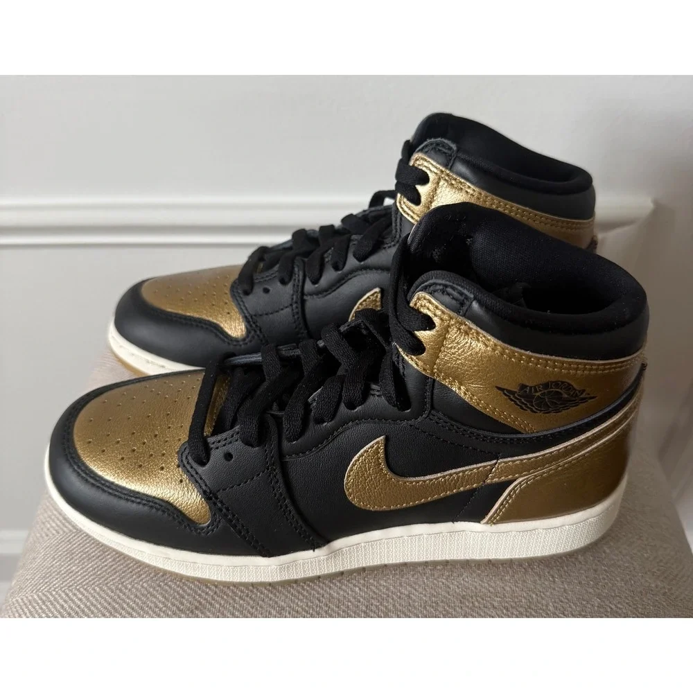 Jordan 1 Retro High OG GS Metallic Gold Black Sneakers FD1437-010 Kids